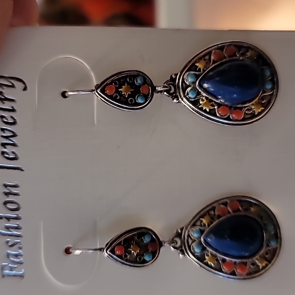 Pair of Dangle Pierced Earrings - Picture 3 of 4